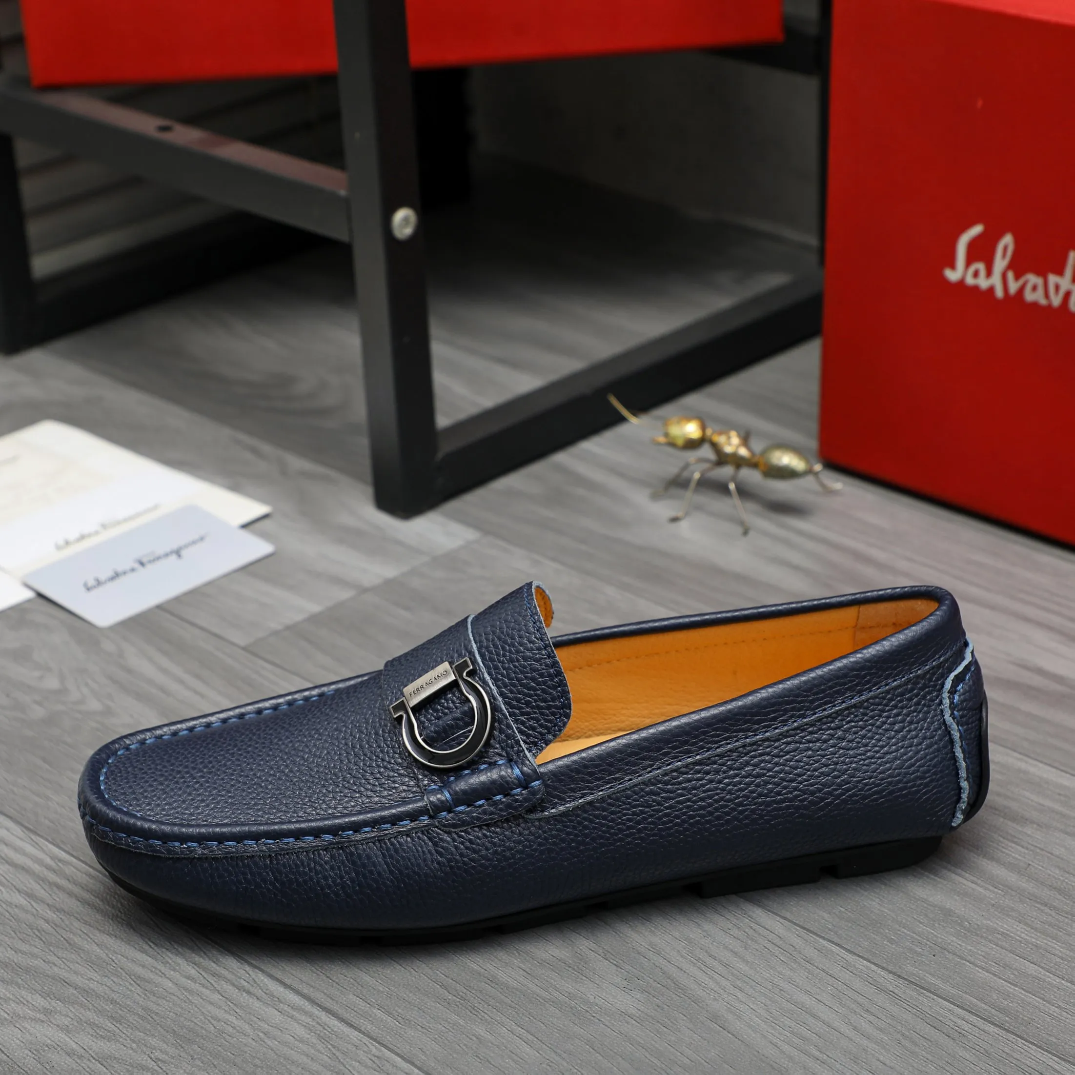 Men's shoes 💰p380 Product trademark: Ferragamo " Ferragamo ] Casual slip-on men's shoes Regular size: 38-45 Product material: Selected pebbled cowhide upper, pigskin lining, rubber outsole